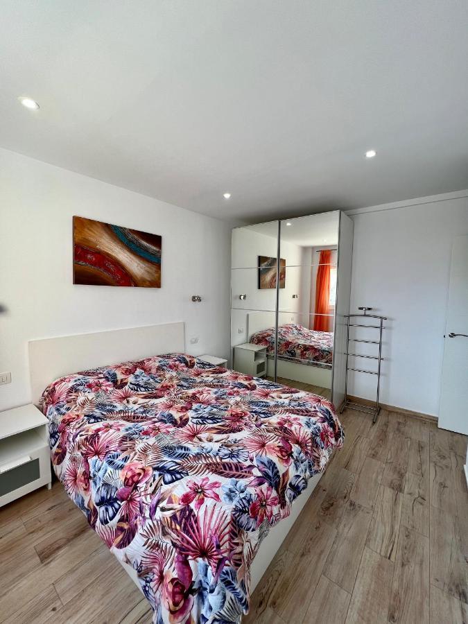 Apartment Crissol Los Cristianos  Buitenkant foto